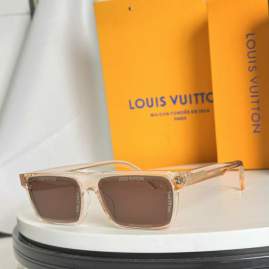 Picture of Louis Vuitton Sunglasses _SKUfw74907722fw